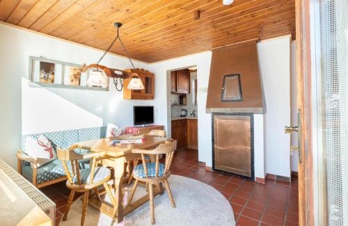 Kirchdorf in Tirol House | Bungalow in St Johann near Ski Slopes, cleaning included