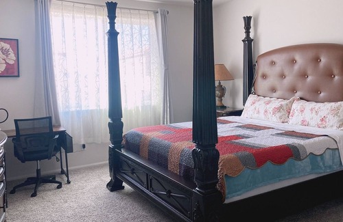 Riverside House | Bungalow Large Bedroom Suite With Separte Bathroom + Office Area In RIVERSIDE