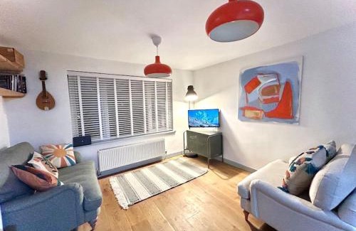 Aberdovey House | Bungalow, mountain and sea views parking