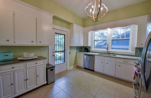 Northport House | Bungalow on Main - Book for Football Season!