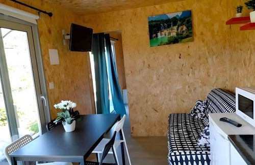 Ventosa House | Bungalow 'Quintinha Da Aldida' with Mountain View, Wi-Fi and Air Conditioning