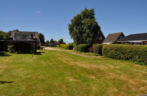 Alkersum House | Bungalow Ruhewinkel 2, mit Eigenem Angelteich