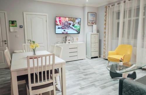 Port Talbot House | Bungalow Step Free Access - Close To The Beach