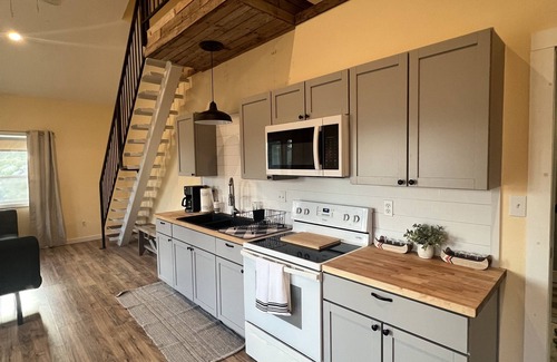 Rocky Mount House | Bungalow with dock on the Lake of the Ozarks!