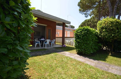 Bibione Pineda House | Bungalow with private garden