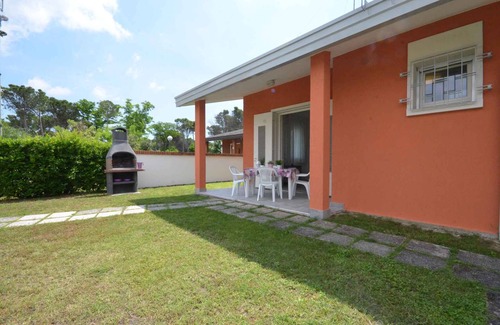 Bibione Pineda House | Bungalow with private garden