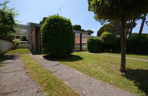 Bibione Pineda House | Bungalow with private garden