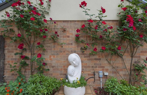 Croydon Villa | Bungunyah Apartments: Margriet