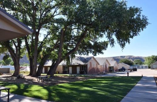 La Verkin House | Bunkhouse 7A With Shady Trees