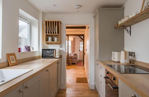 Hythe House | Bunny Cottage by Bloom Stays