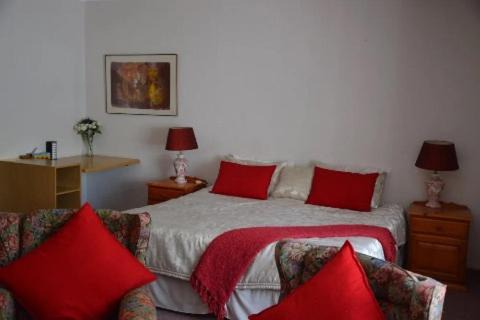 Linden House | Buona Notte Suites in Linden