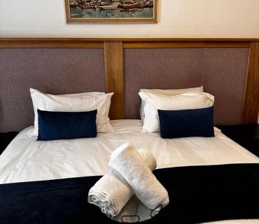 Linden House | Buona Notte Suites in Linden