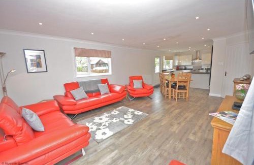 Wroxham House | Bure Croft - Holiday Cottage on the river in Wroxham