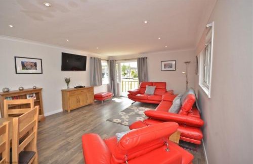 Wroxham House | Bure Croft - Holiday Cottage on the river in Wroxham