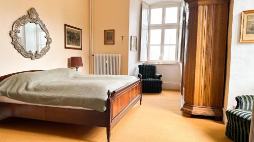 Mechernich House | Burg Satzvey
