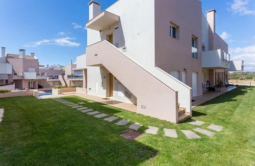 Burgau Apartment | Burgau 2floor appt in condominium w/shared pool