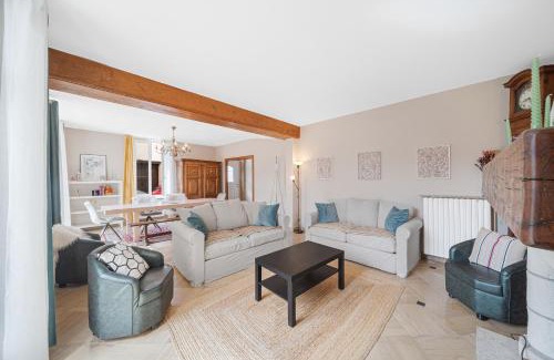Chambolle-Musigny House | Burgundian house near vines and Beaune