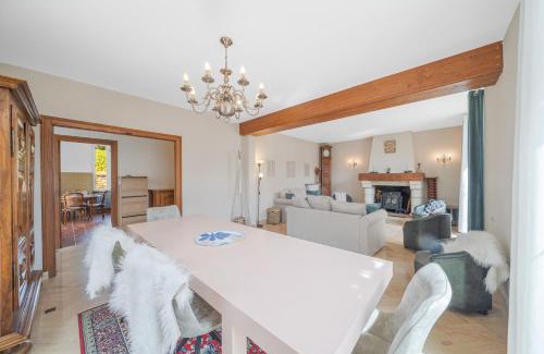 Chambolle-Musigny House | Burgundian house near vines and Beaune