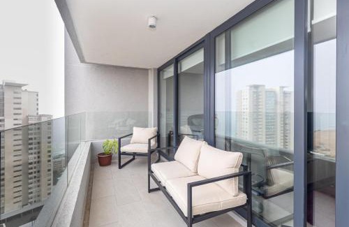 Concon Apartment | Burgundy View 1BR W/View, Balcony & Parking.