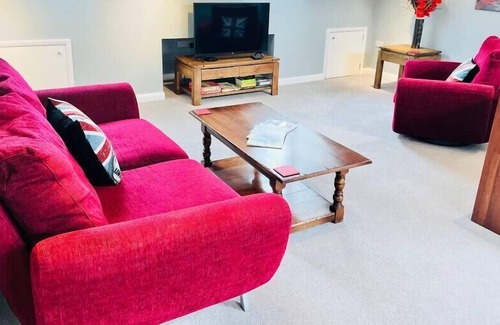Ilkley Apartment | Burley Apartment ** Sleeps 4 ** with Parking