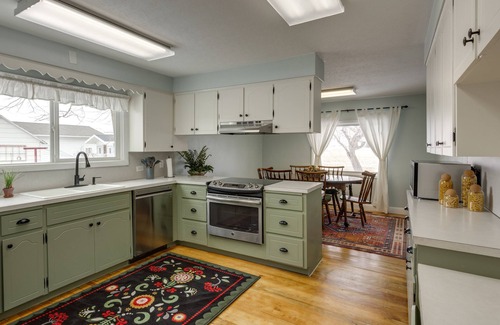 Burley House | Burley Home w/Playground - 1 Mi to Golf Course!