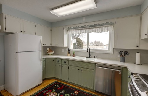 Burley House | Burley Home w/Playground - 1 Mi to Golf Course!