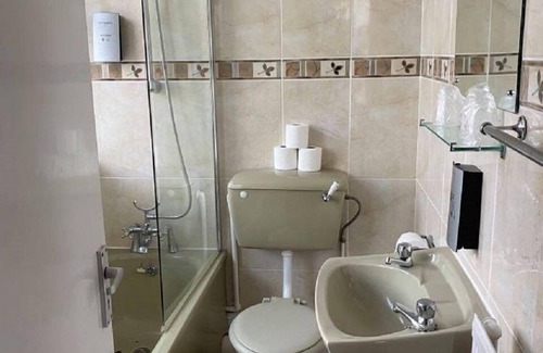 Sandown Hotel | Burlington Hotel