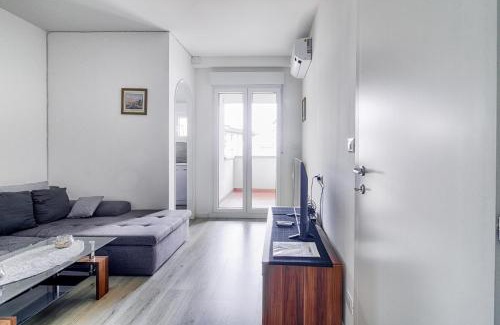 Servola-Chiarbola-Valmaura-Borgo San Sergio Apartment | Burlo family apartment