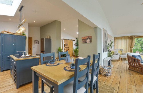 Swimbridge Cottage | BURLODGE, luxury holiday cottage, with hot tub in Barnstaple