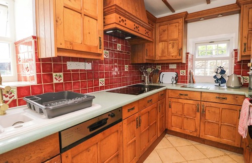 Lindale Cottage | BURNBANK COTTAGE, character holiday cottage in Grange-Over-Sands