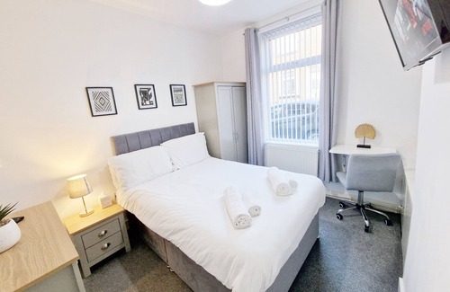 Burnley House | Burnley Terraced House by Bevolve - Free Parking