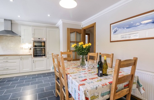 Aviemore Cottage | BURNSIDE HOUSE, pet friendly, character holiday cottage in Aviemore