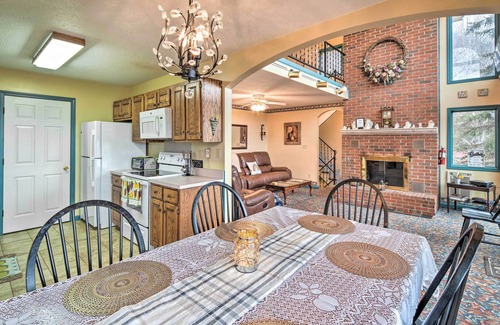 Burnsville House | Burnsville Home w/Deck & Panoramic Mountain Views
