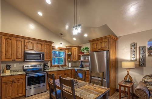 West Yellowstone Cabin | Burnt Hole-Sleeps 4, In Town, 5 blocks from Yellowstone Park, A/C and wifi
