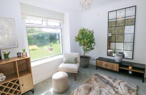 Llanrhidian Higher House | Burry House
