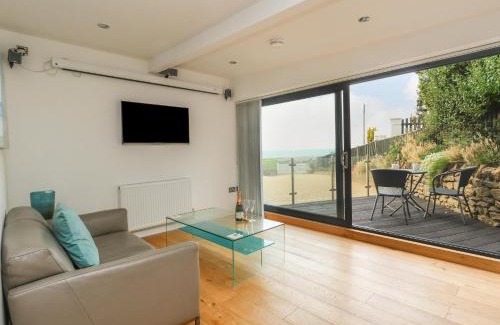 Bridport House | Burton Bay
