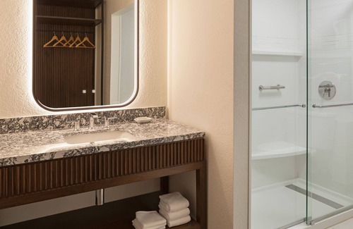 Pico - Robertson Hotel | Burton House, Beverly Hills, A Tribute Portfolio Hotel