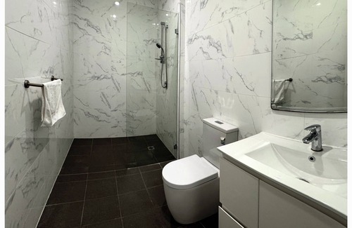 Burwood Apartment | Burwood 2Br Lovely Apartment Near Train Station