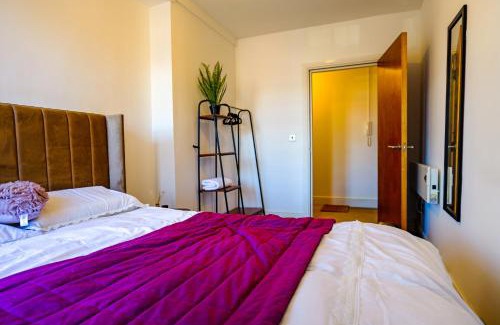 Bury Apartment | Bury 2 Bedroom 1 Bathroom in Town Center Sleeps 4