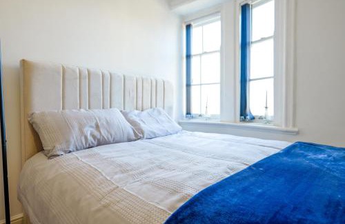 Bury Apartment | Bury 2 Bedroom 1 Bathroom in Town Center Sleeps 4