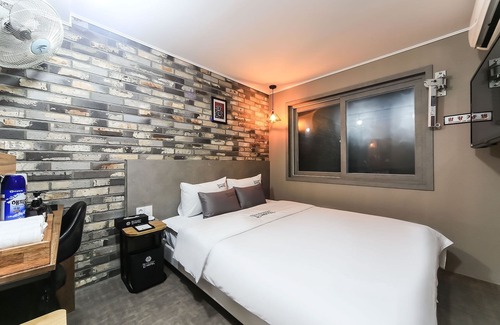 Dongnae District Hotel | Busan Dongnae Seven Bridge