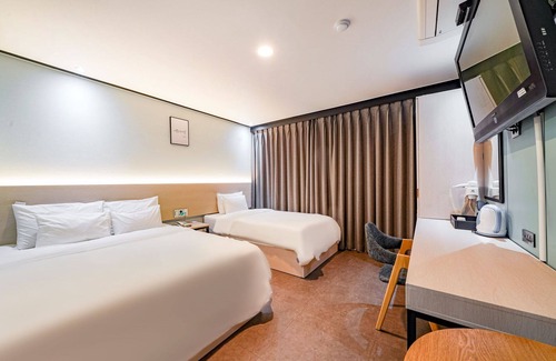 Gangseo District Hotel | Busan Gangseo Sinhodong Hotel The May