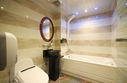 Dongnae District Hotel | Busan Oncheonjang 369