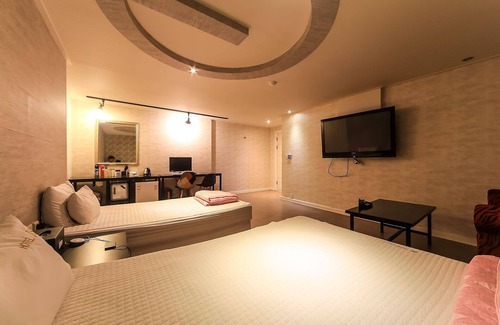 Dongnae District Hotel | Busan Oncheonjang JS