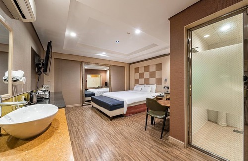 Seo Hotel | Busan Songdo Q5