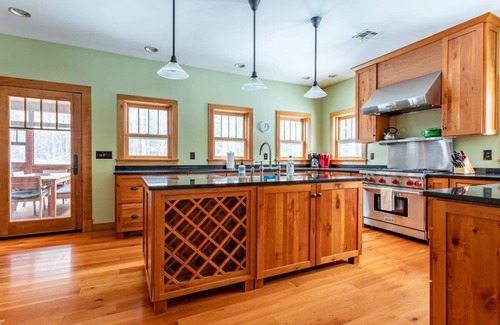 Monticello Cabin | Bush Kill Park - Lodge w/Hot Tub on 330 Acres
