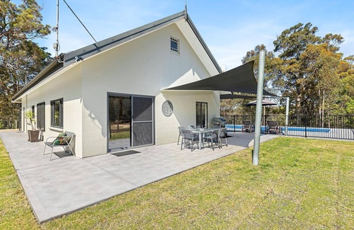 Narooma House | Bush Retreat With Private Pool