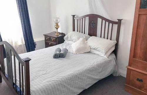 Collector Hotel | Bushranger Hotel