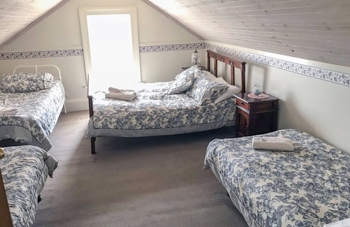 Collector Hotel | Bushranger Hotel