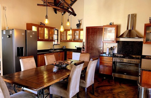 Phalaborwa Villa | Bushvilla Umoja Kruger - wildlife without fences